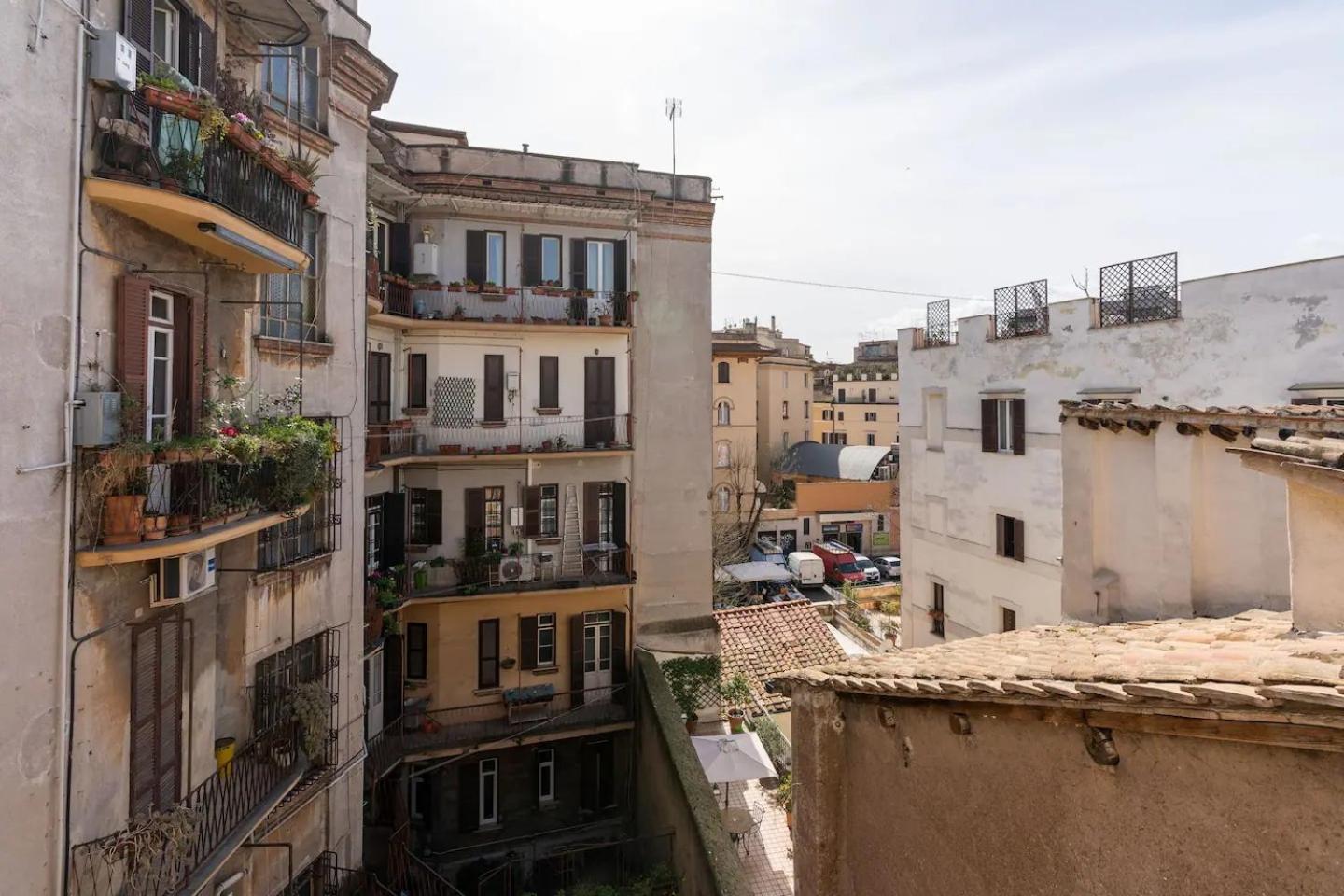 15 Min From Piazza Venezia Skyline Sanctuary In Trastevere Zewnętrze zdjęcie